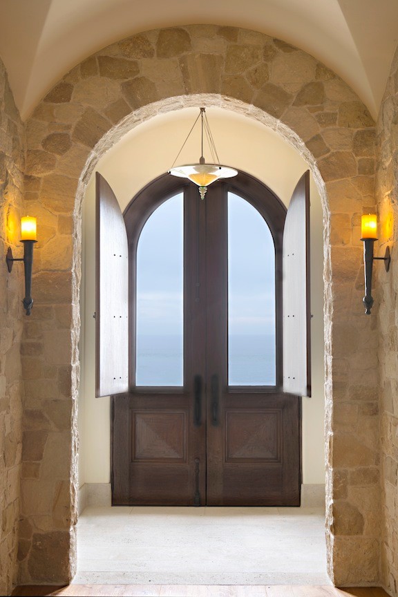 CORONA DEL MAR - TUSCAN ENTRYWAY by Oatman Architects