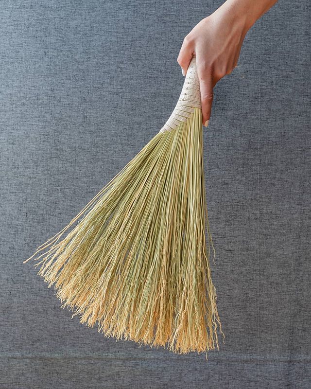 📯Calling all Broom enthusiasts! This Saturday, December 14, 4-6pm I am teaching a workshop at&nbsp;@salter.house 🧹 we&rsquo;ll be making Wing Brooms! Tickets are $25 -- DM for sign up link!