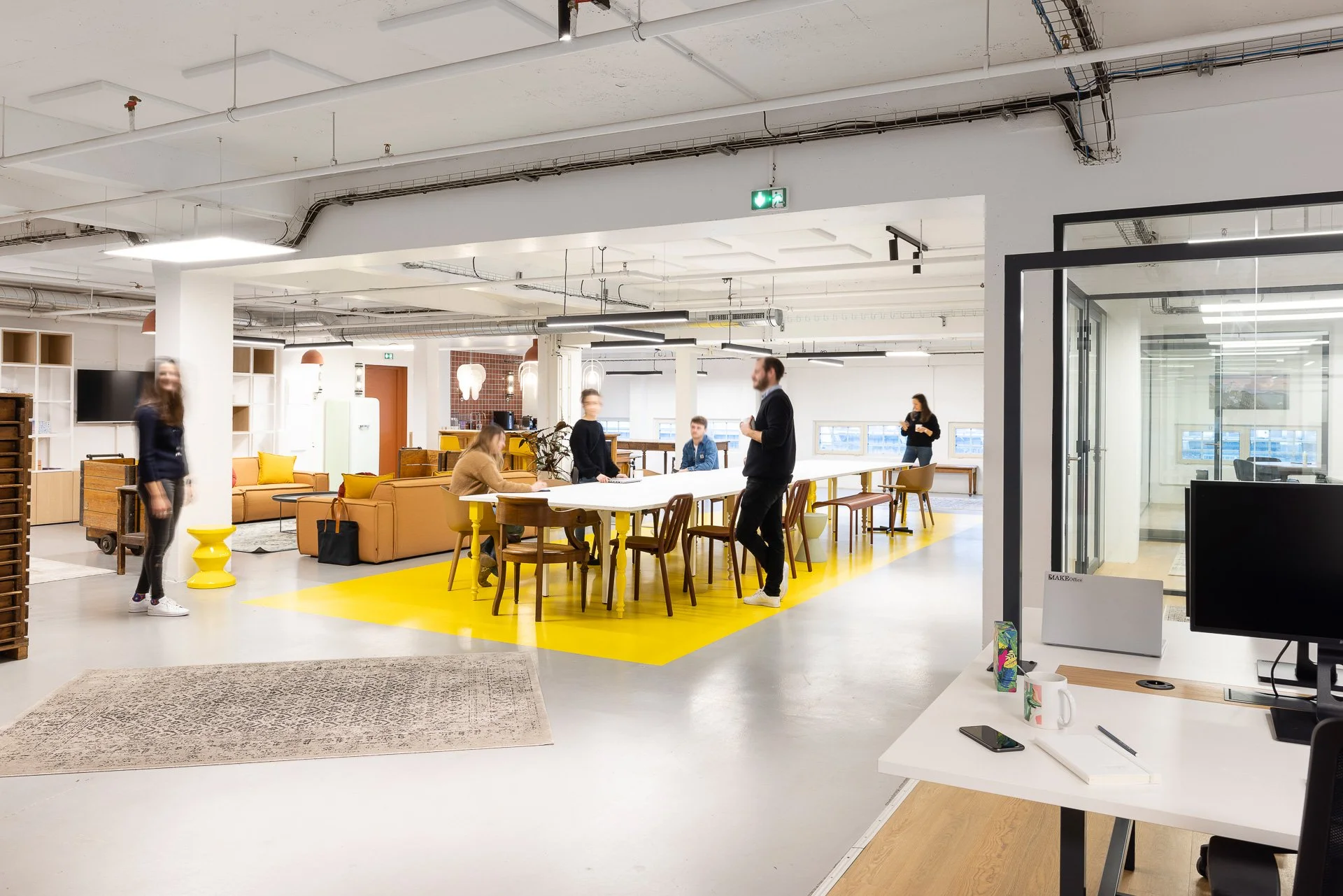 Projet de bureau xinterieurs avec concept et mobilier RSE