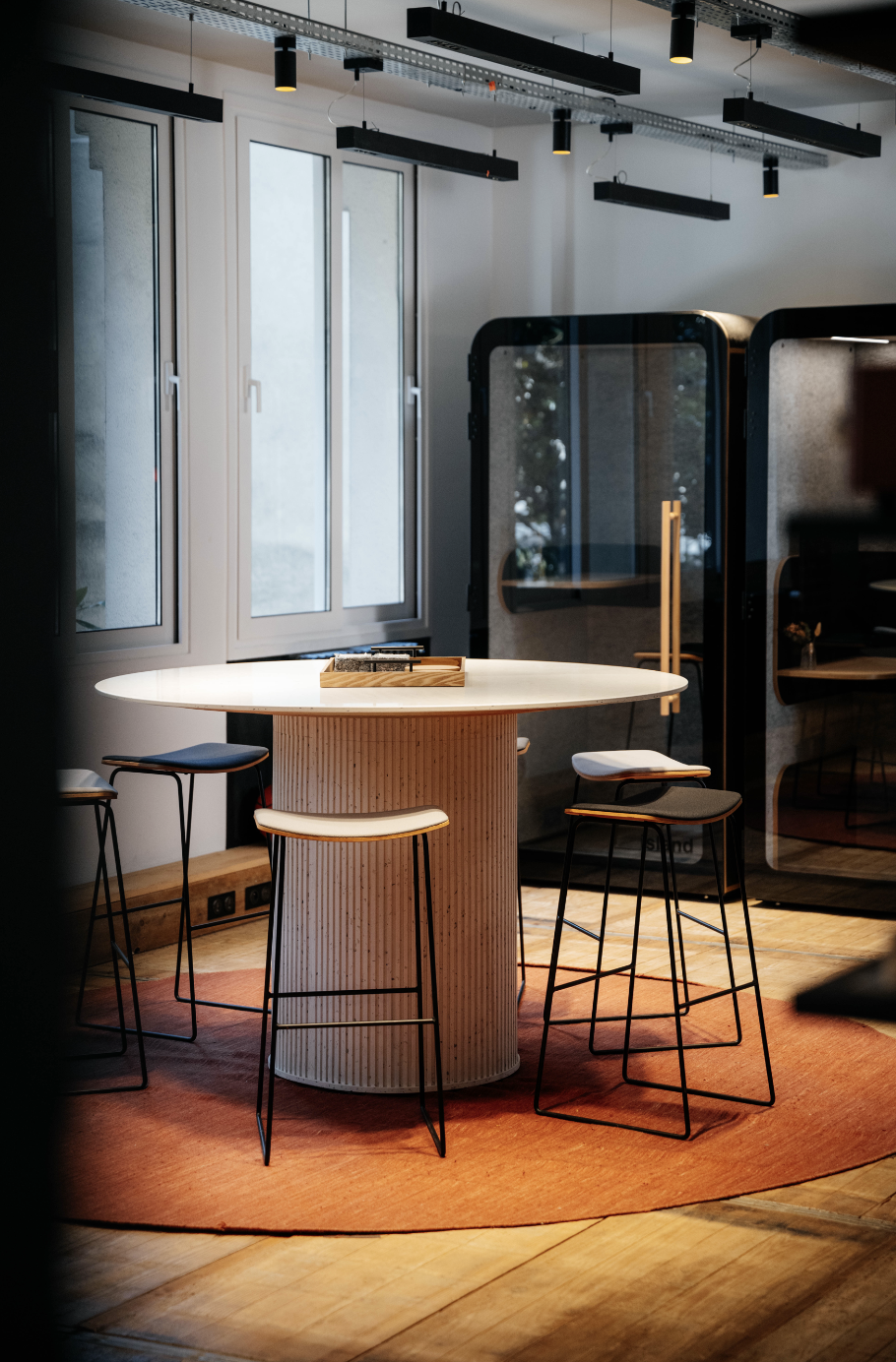 SHOWROOM WorkWithIsland
