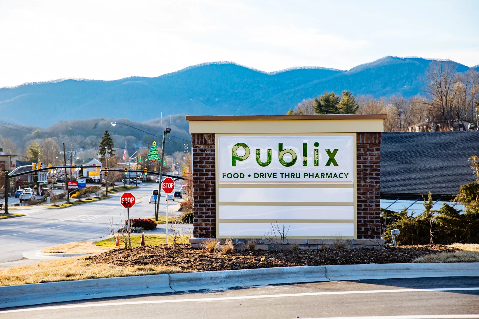 175-Publix%20Opening%202-13-19%20-%20Low%20Res-MK4_6305-X3SIGN.jpg