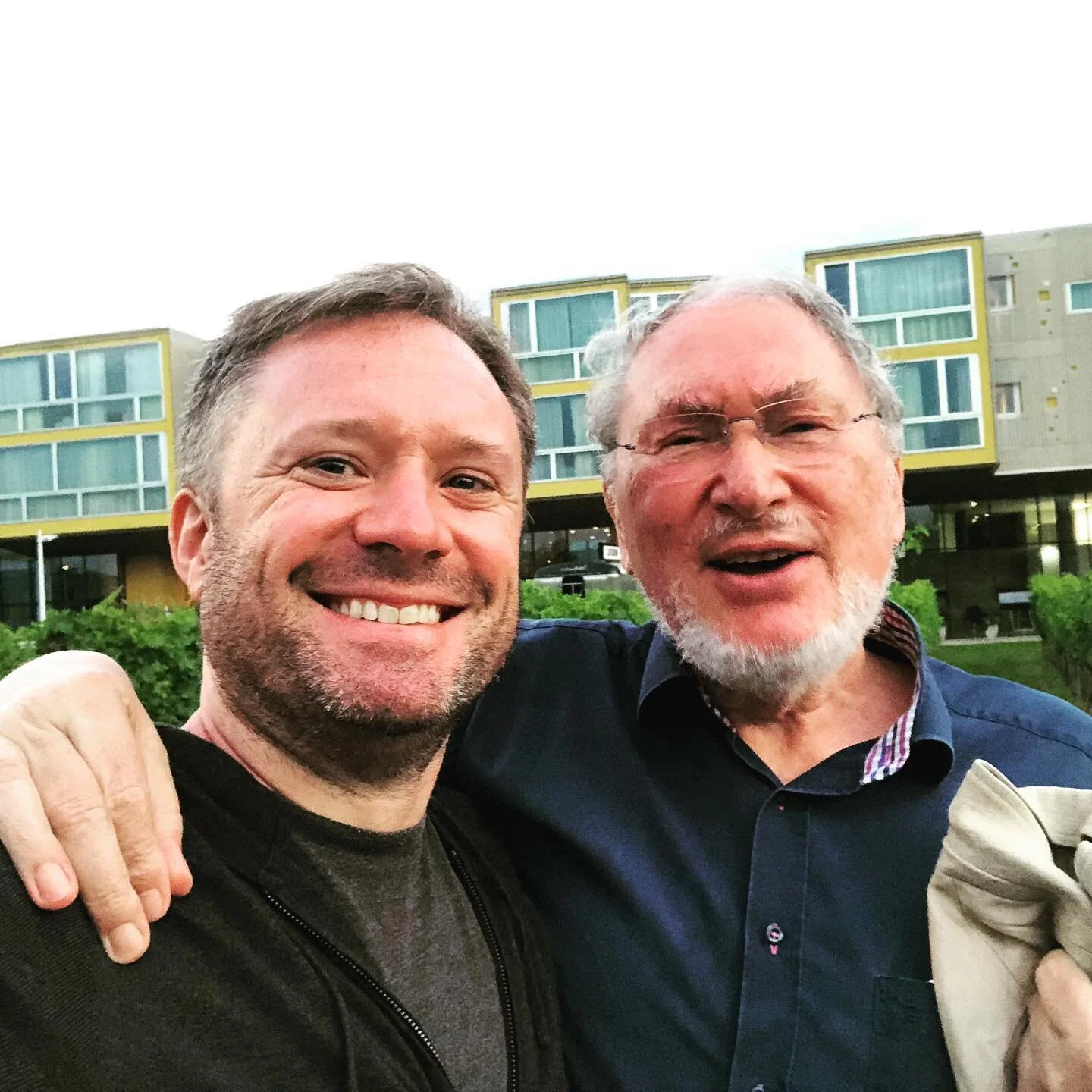 There are small mercies&hellip;and larger-than-life ones &hearts;️
So good to see Nali Gruber this evening, on unique, boisterous form 
#hkgruber