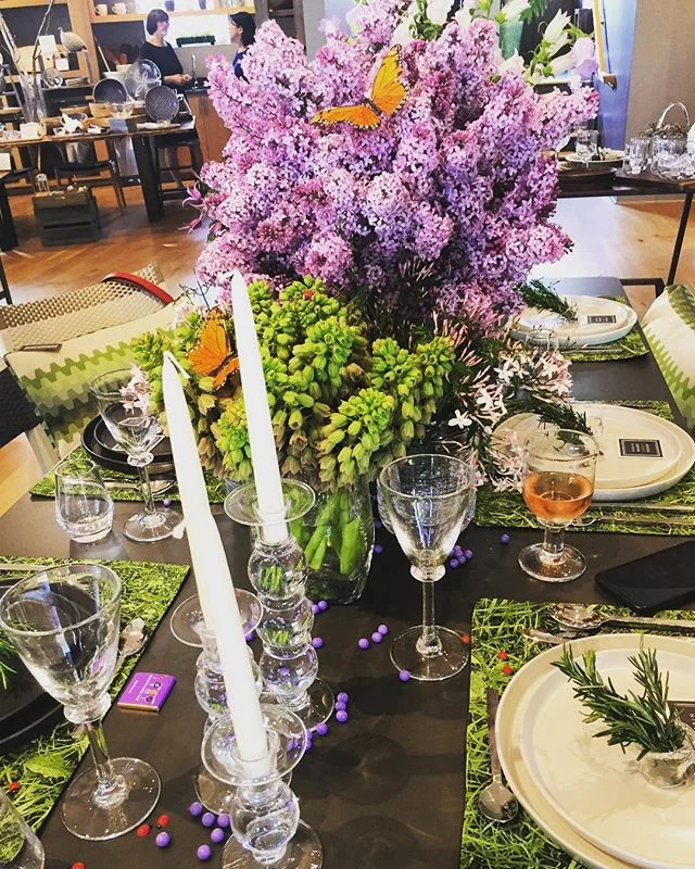 Thank you @simonpearceinc for hosting a beautiful evening in the &lsquo;garden&rsquo;! #gardenparty #simonpearce #glassware #ceramics #garden #outdoors #spring #tablescape #flowers #lilacs
