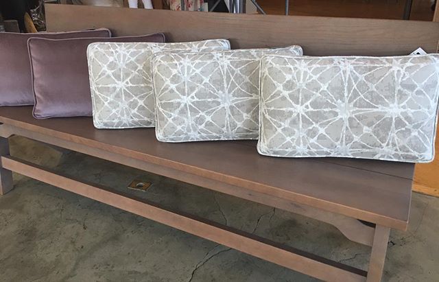 These beauties are ready for the garden @robinkramergardendesign #gardenready #gardenchic #throwpillows #custom #fabrics #patternplay #exteriordesign #gardendesign #outdooraccessories #decor #homestyling #greenwichct #boywonderdesign