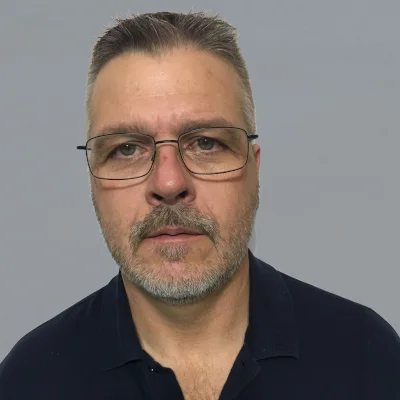 LSearles.jpg