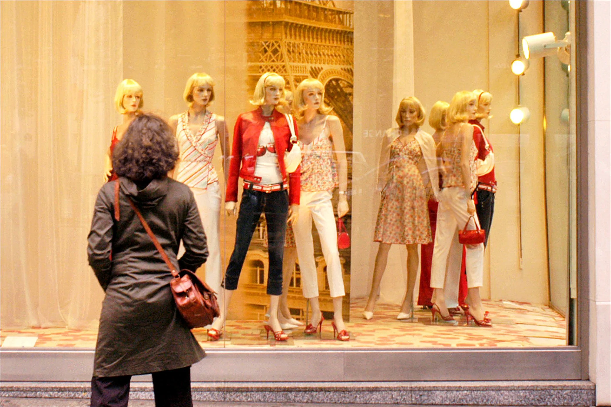 Do You Have a Social Media Display Window?