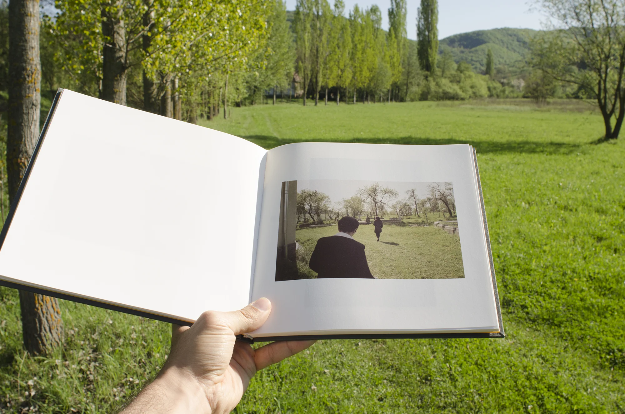 Photobook Familiar Place by artist Ovidiu Gordan002.jpg