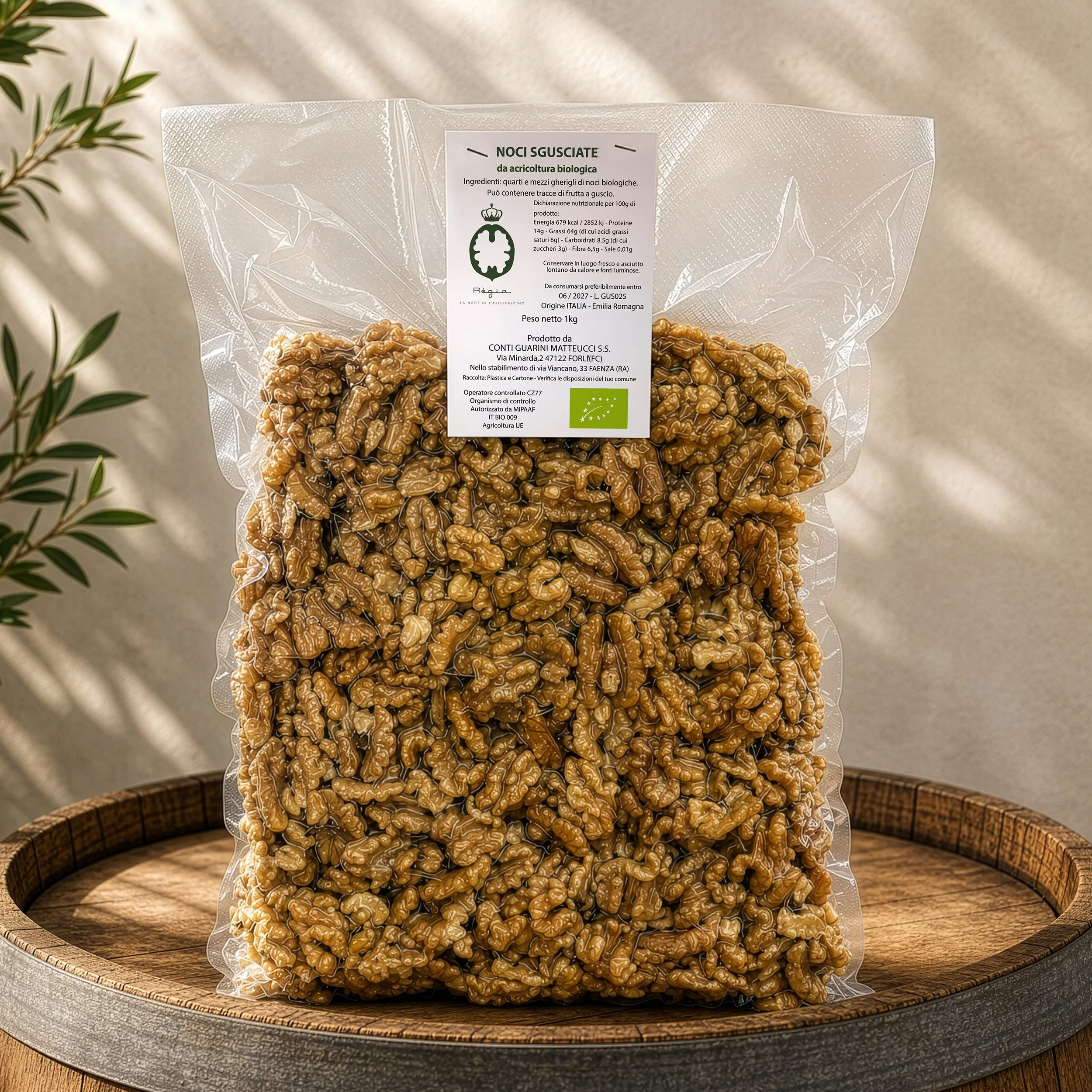 REGIA-Noce-di-castelfalcino-Biologica-sgusciate-1kg.jpg