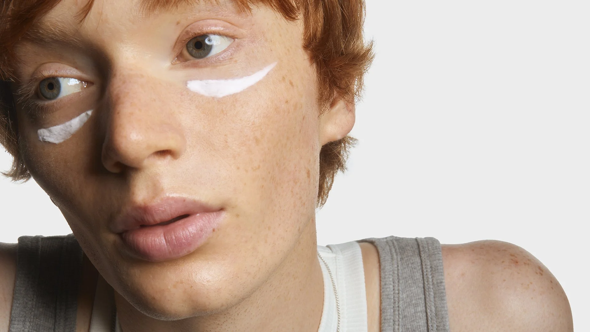Untitled-3_0004_012_KDMI_2024_BRAND_AMAZONBEYONDAUG_MS_CH_TEXTUREONSKIN_AGEDEF_EYE_0035 copy.jpg