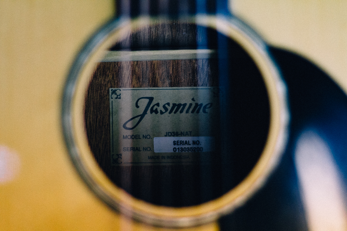 jasmine-guitar-4.jpg