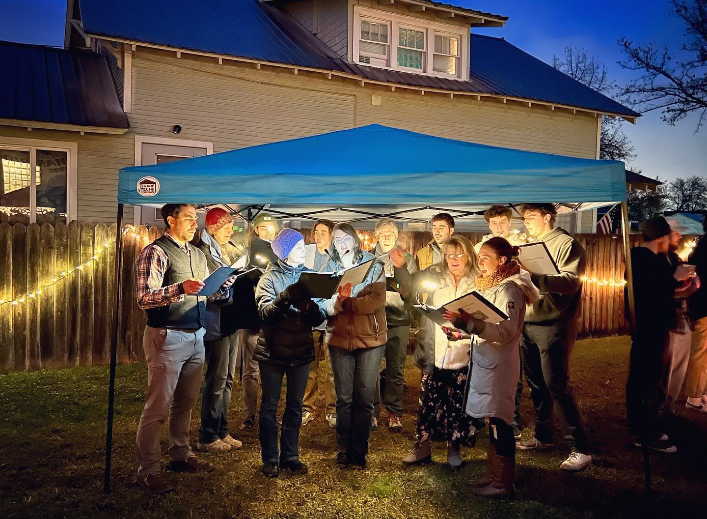 Xmas market singers .jpeg