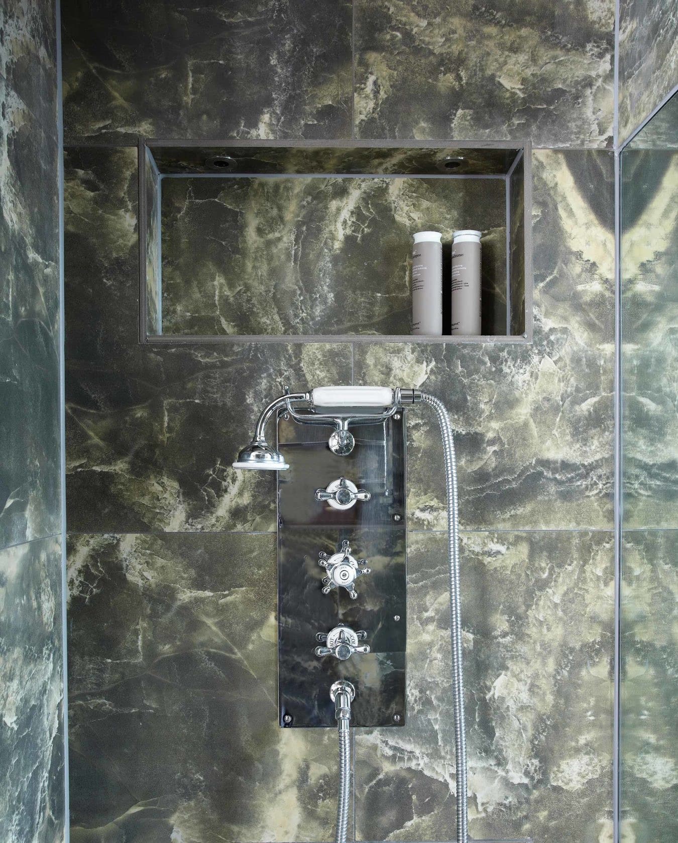 drummonds-W9-4963-1350x1679.jpg