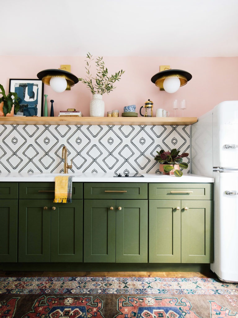 colorful kitchen with emerald green shaker kitchen cabinets