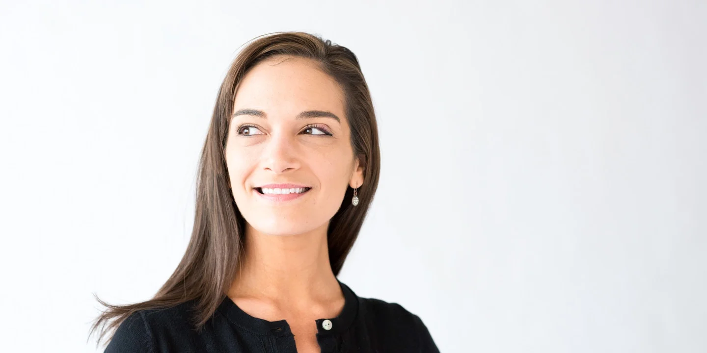 Julia Salazar, State Senate District 18 Julia Salazar is running for State Senate District 18 to bring the concerns of working people to the halls of Albany. As an advocate, a tenant, a feminist, a democratic socialist, a union member, and a proud daughter of working-class immigrants, Julia has spent her life fighting for social justice in her community. A daughter of working-class immigrants, she is currently a proud staff organizer for Jews for Racial and Economic Justice, a key partner in the Communities United for Police Reform coalition, and a leader in the Democratic Socialists of America. As a member of the Bushwick community, she has been a tireless advocate for her neighbors and fellow tenants. She has protested, picketed, lobbied, and organized to achieve a more just New York. From working with her neighbors to fight for their legal right to safe housing to demanding criminal justice reforms at the city and state levels, Julia has been at the forefront of campaigns for social justice in New York. Julia is aware that North Brooklyn is in crises and requires a strong and committed leader to strengthening housing policies, advancing policies that make communities safer and working to reform NY’s current criminal justice system, affordable and accessible healthcare, investments for education, protecting labor and immigration rights and working to improve transportation