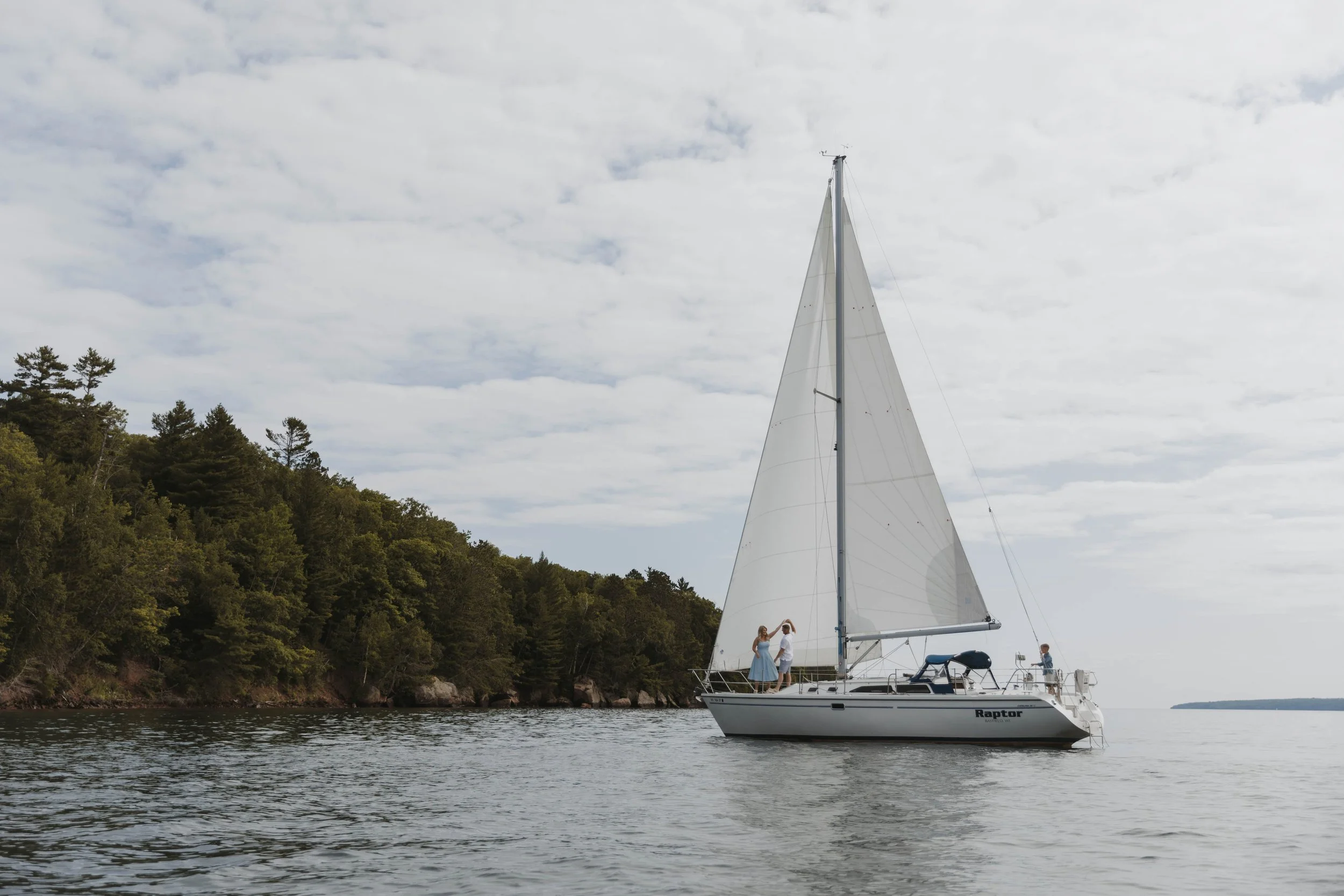 jaxlens_apostleislandelopement_knuston_69.jpg