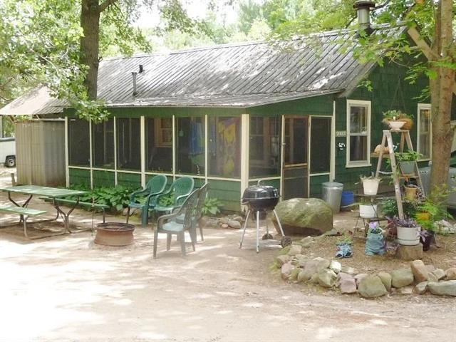Large Cabin.png