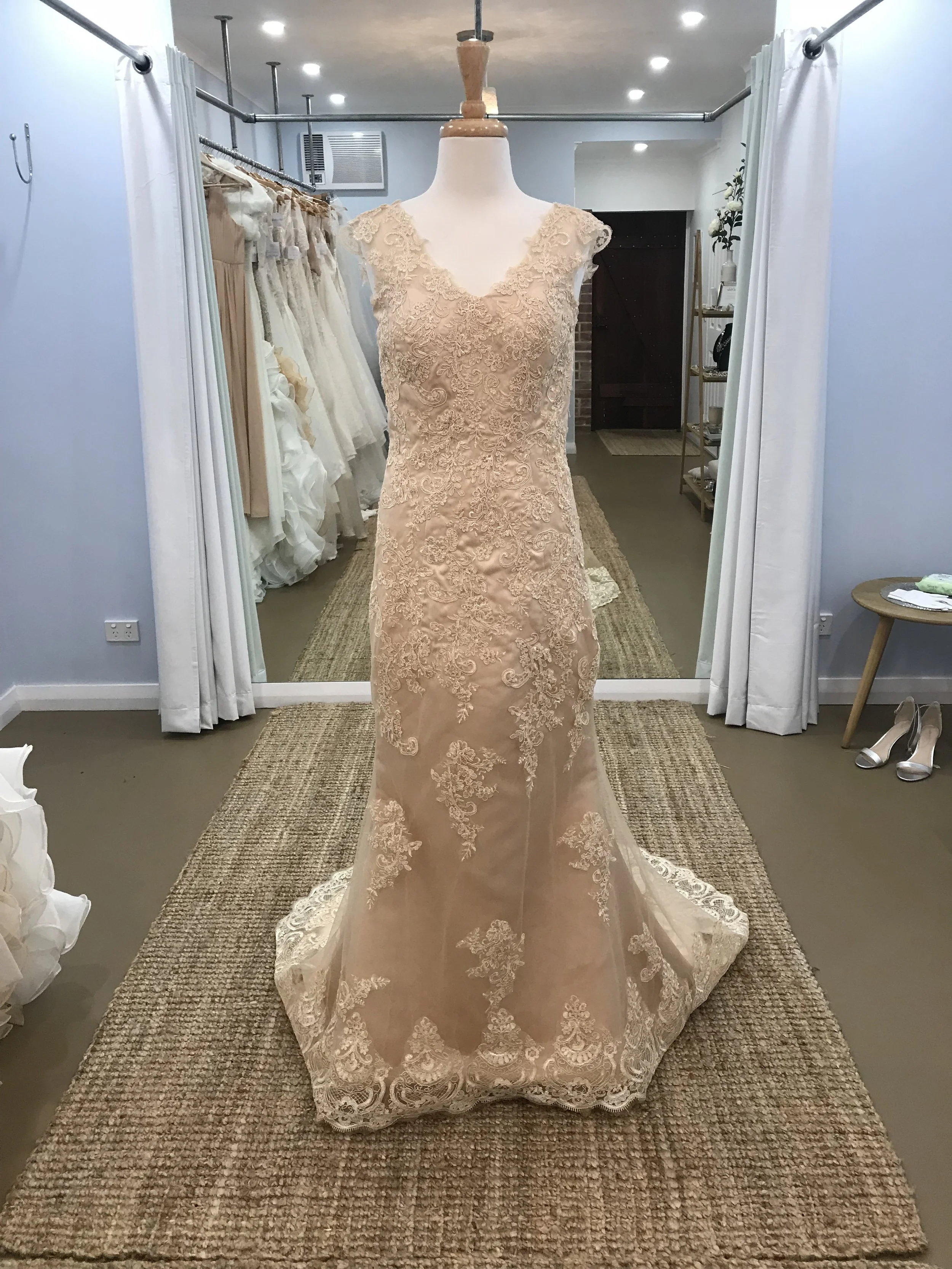 Amelia Sposa - Size 10-12