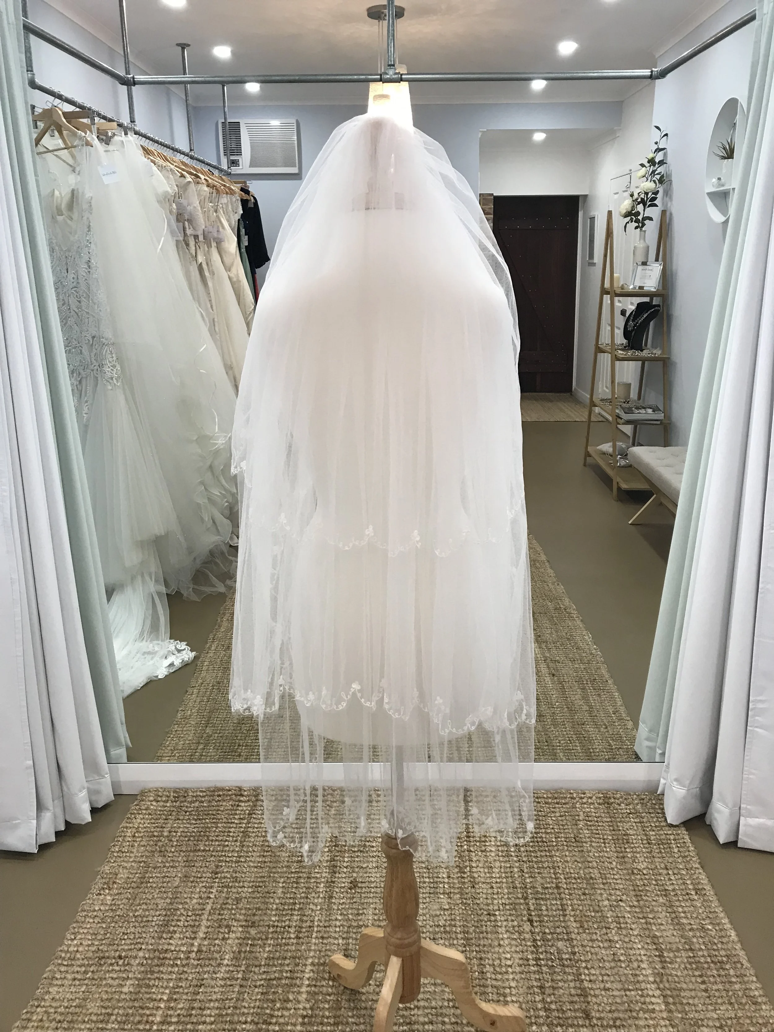 3-Tier Ivory Elbow Length Veil with Lace - #00024-2