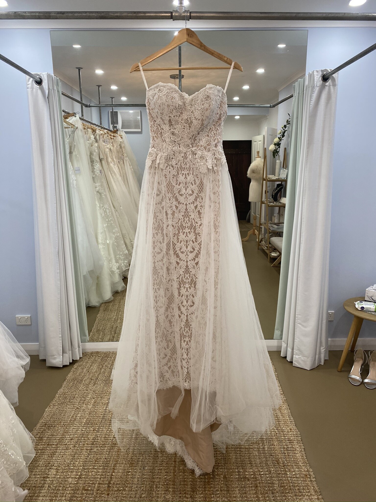 Enzoani Beautiful Bridal Collection - Size 8