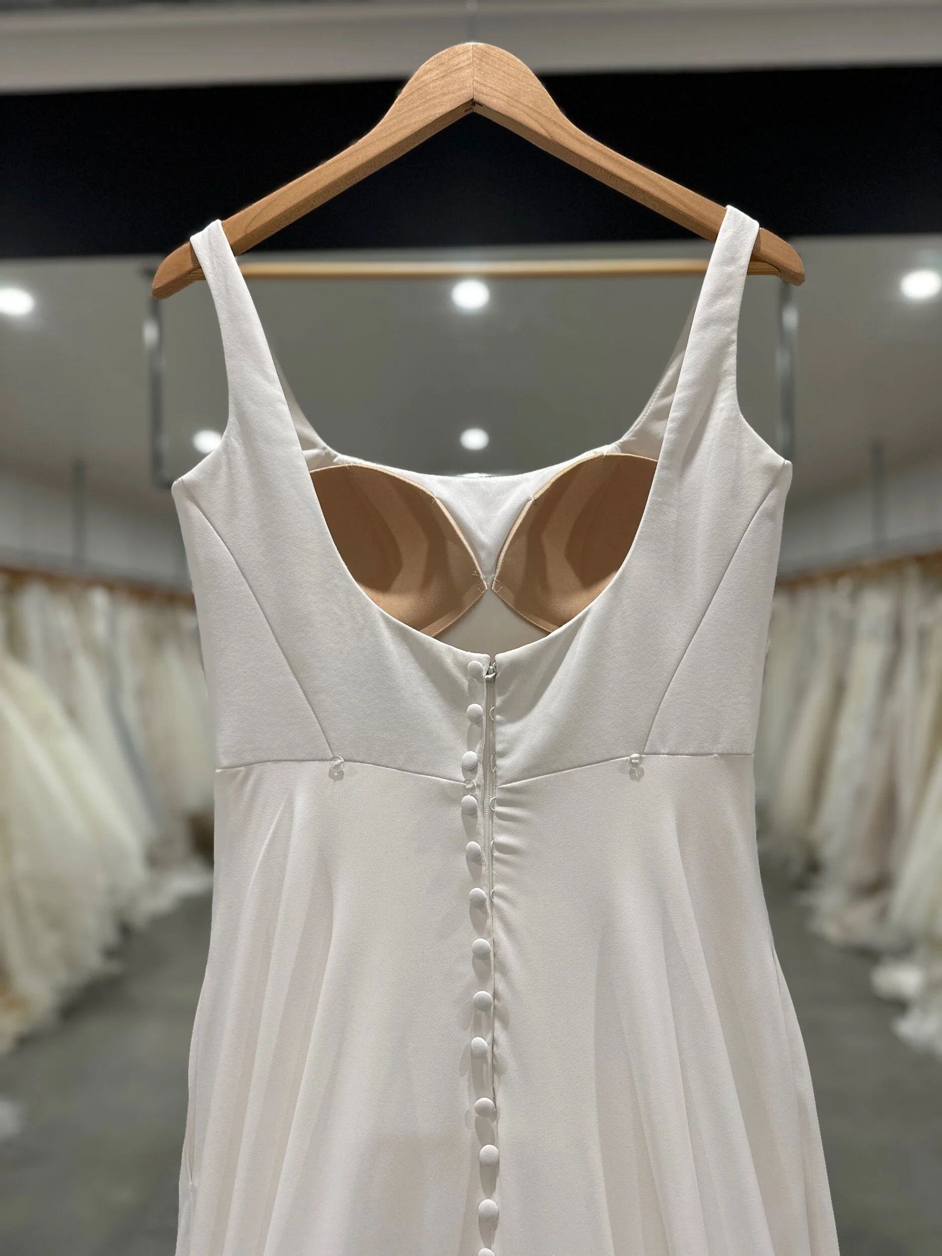 0711E47D-C392-419F-B5DE-C4AAF672A389