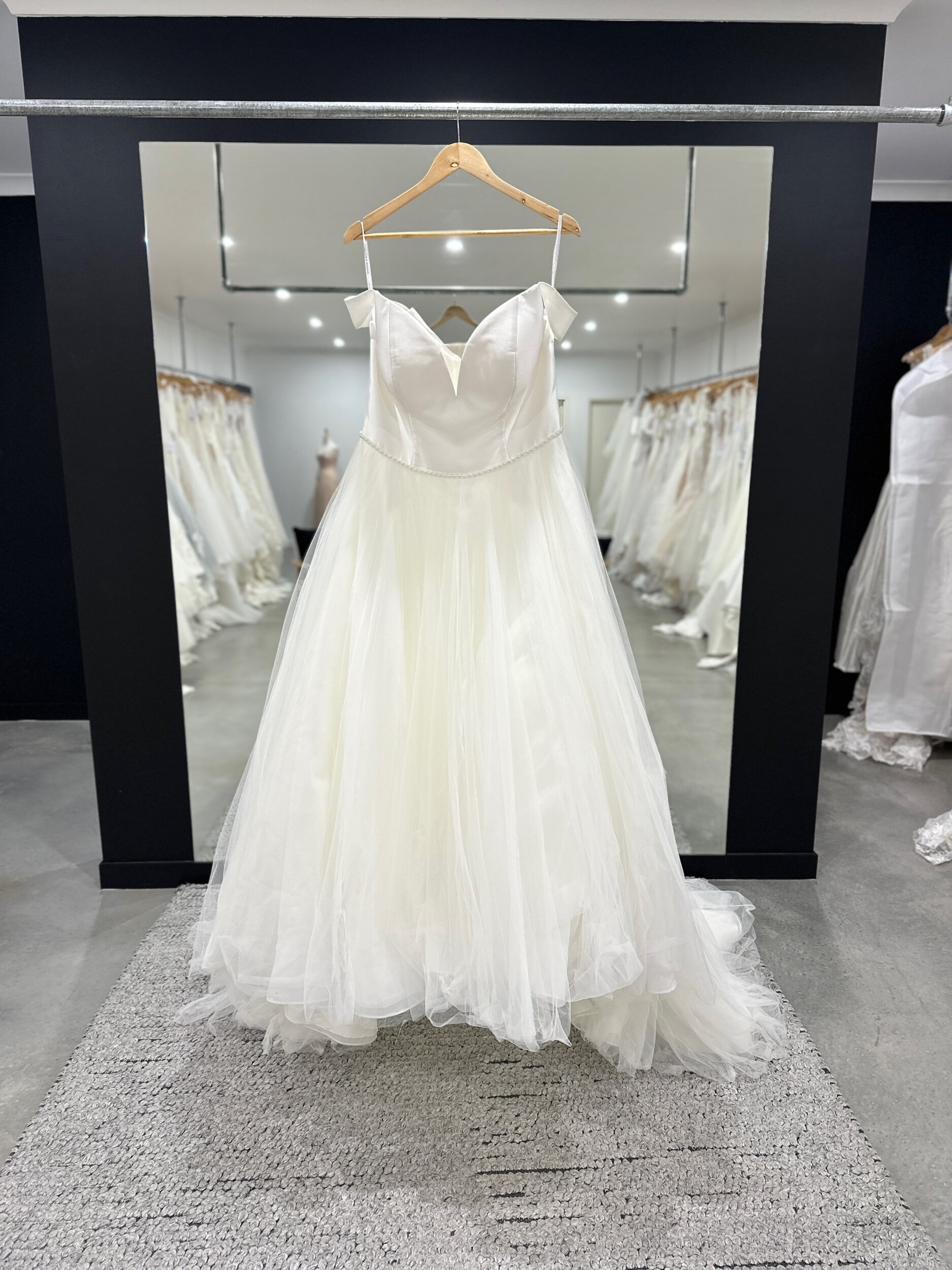 Essense of Australia - D2882 - Size 16-18