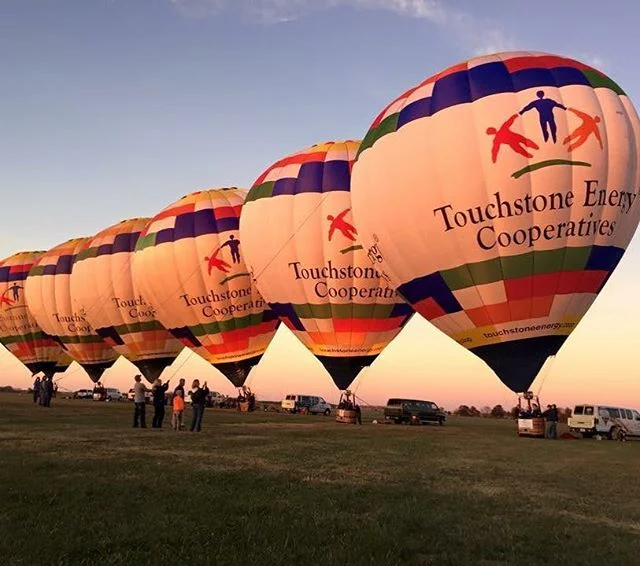 A fleet of Touchstone Energy Cooperative balloons tour the country every year. Partnering with local communities charities. .
.
.
.
.
#hotairrize #experientialmarketing #hotairballooning #marketing #hotairballoon #ballooning #branding #brand #engagem