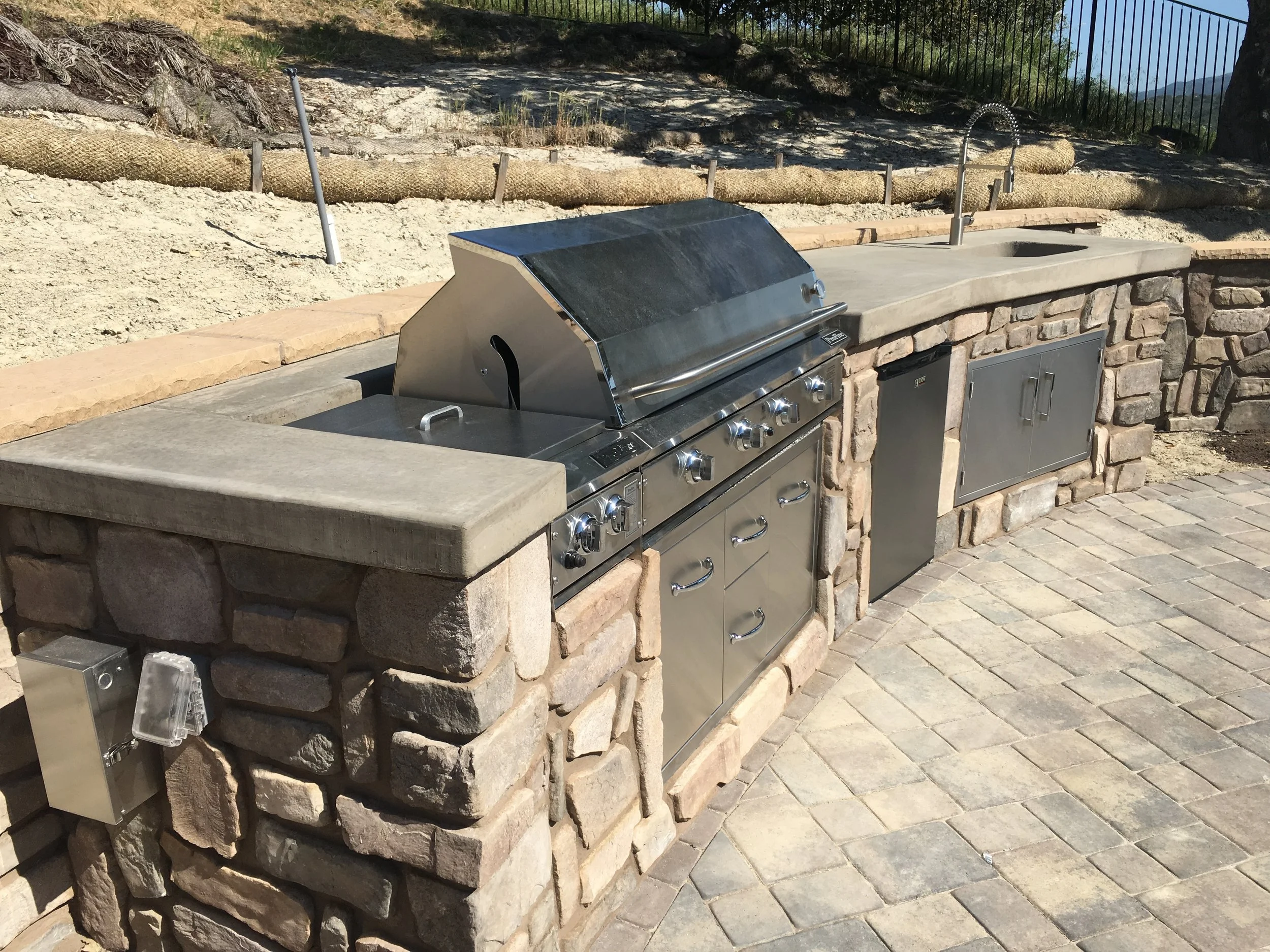 Petrinovich Outdoor kitchen and Concrete Counter Top San Luis Obispo