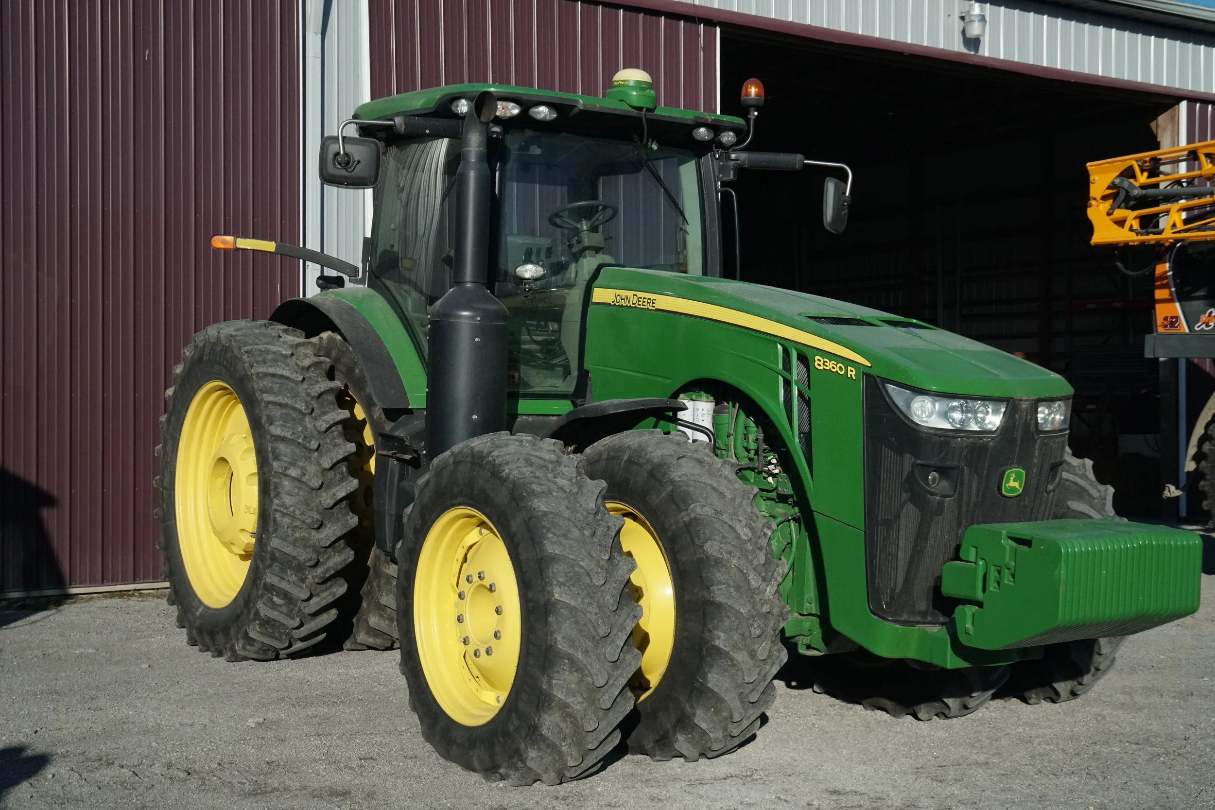 JD 8360R 