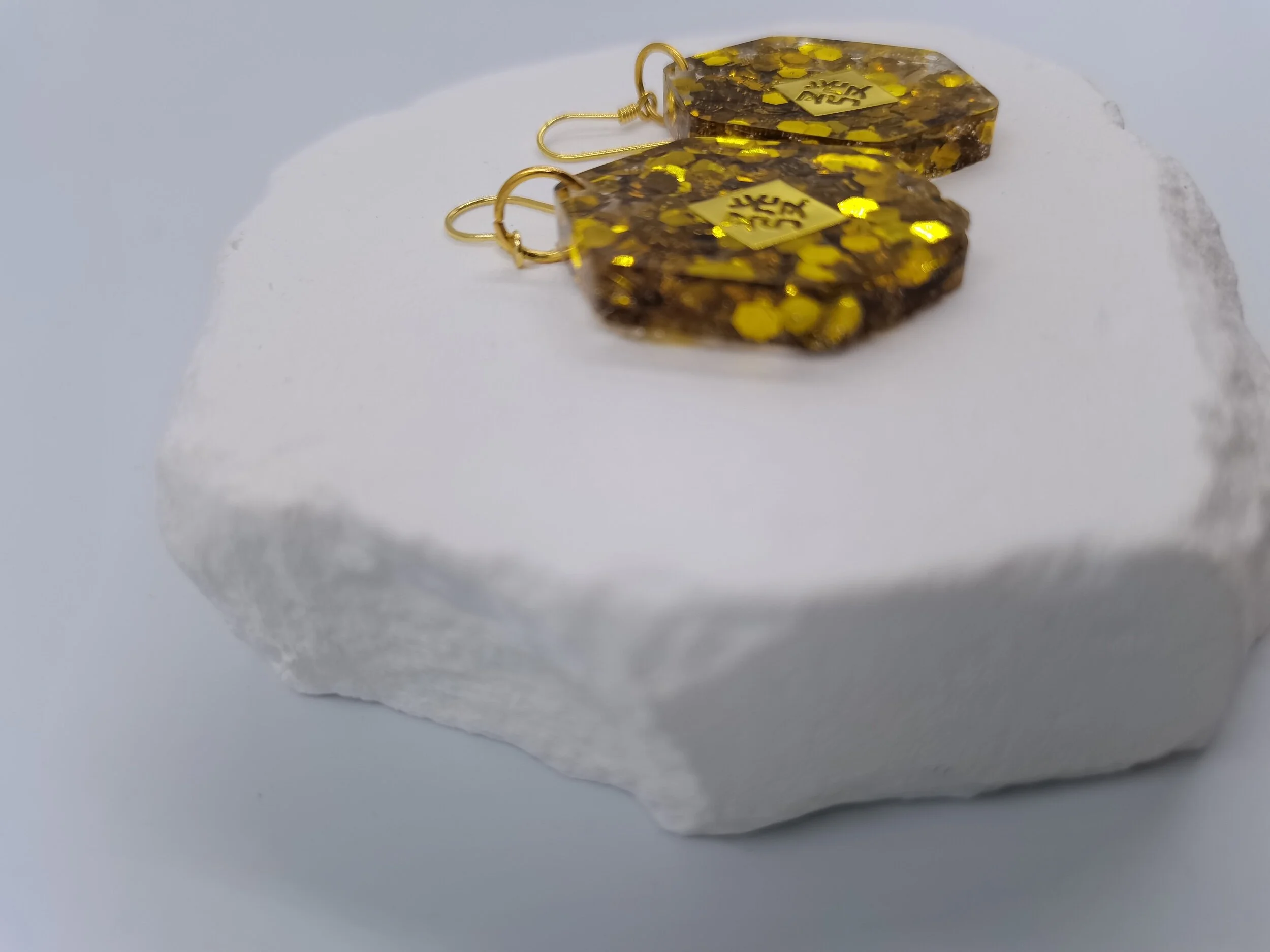 DE4B4C28-01DA-4BA5-AFE3-6FA0E2A7B6EC