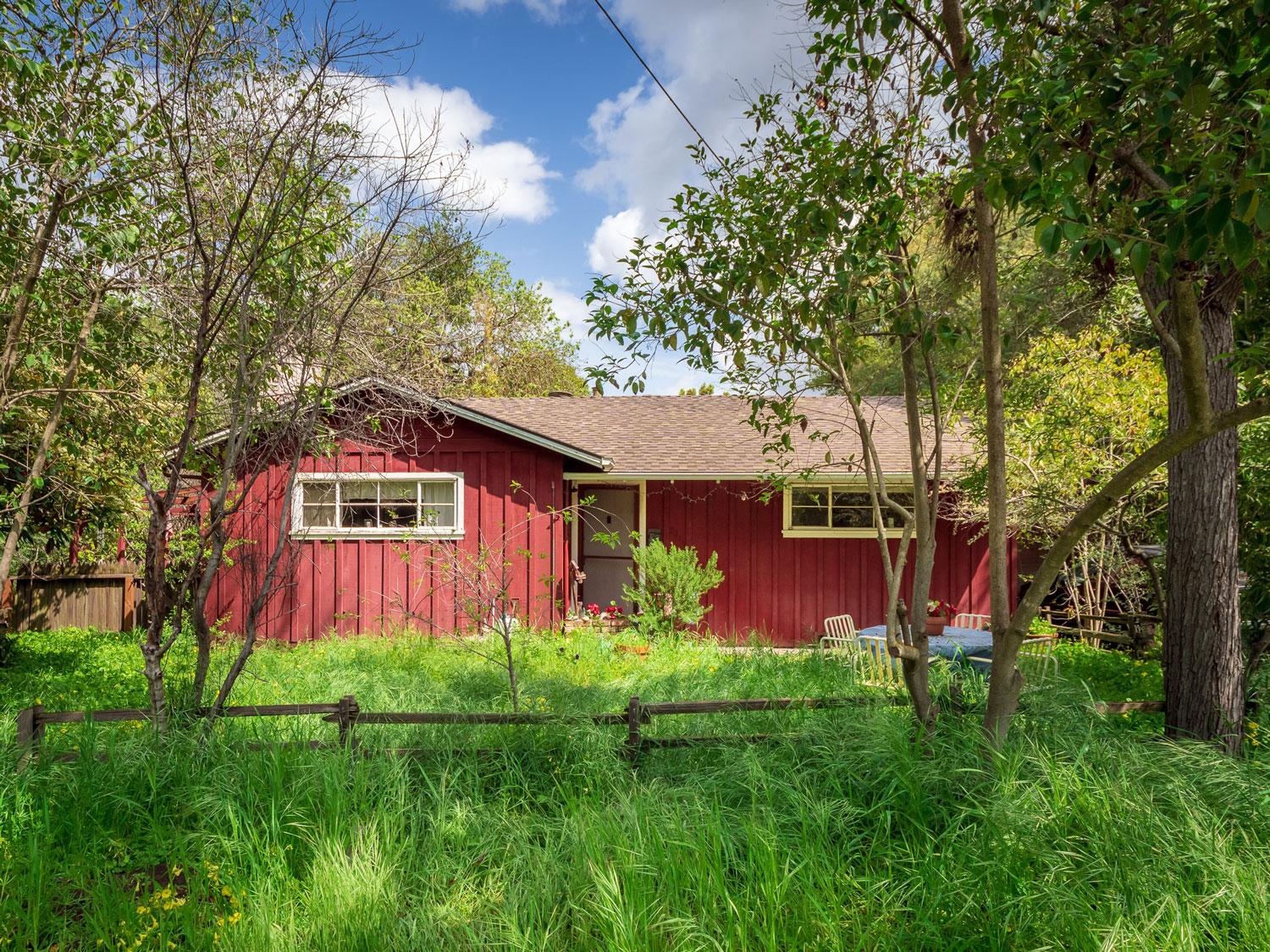 2015 Amherst Street