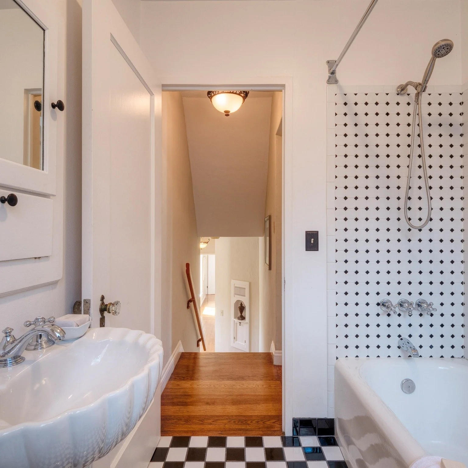 Have a look at the exquisite original tile work and details from this #SanCarlos bathroom. Nearly a century old, this Mediterranean home is a gorgeous piece of local history.
#siliconvalleyrealestate #sothebysrealty  #dreamhome