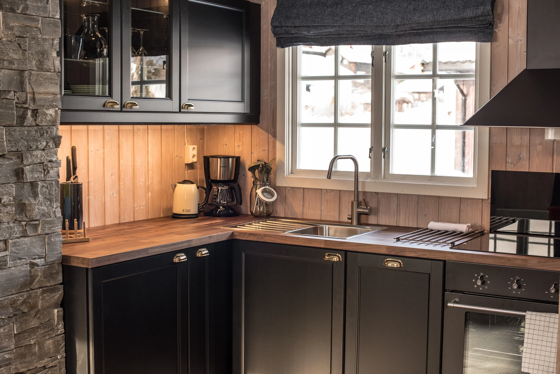 Well equipped kitchen