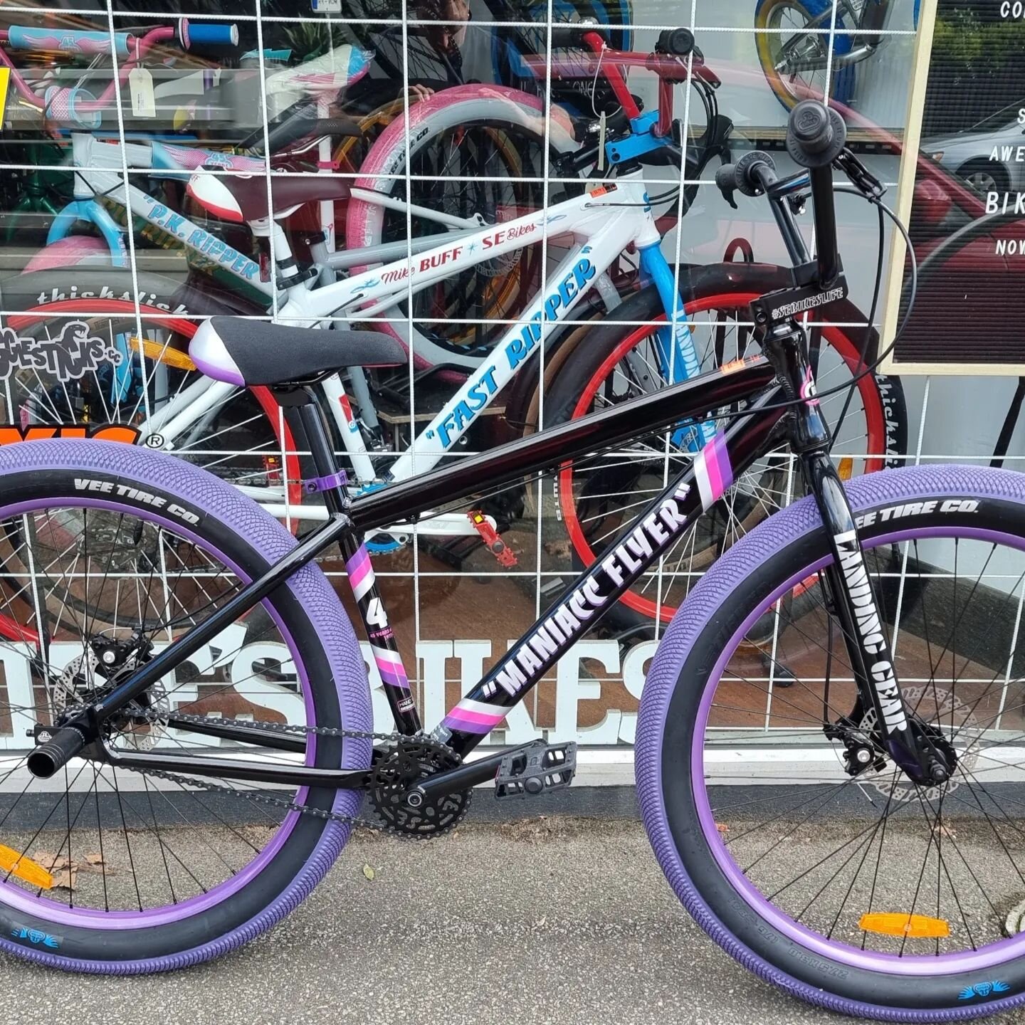 Just built up an ever popular SE Bikes Maniacc Flyer in 45th anniversary colours. #sebikesatwhitesbikes #sebikesmaniacc #sebikes45thanniversary @sebikesaus @sebikes