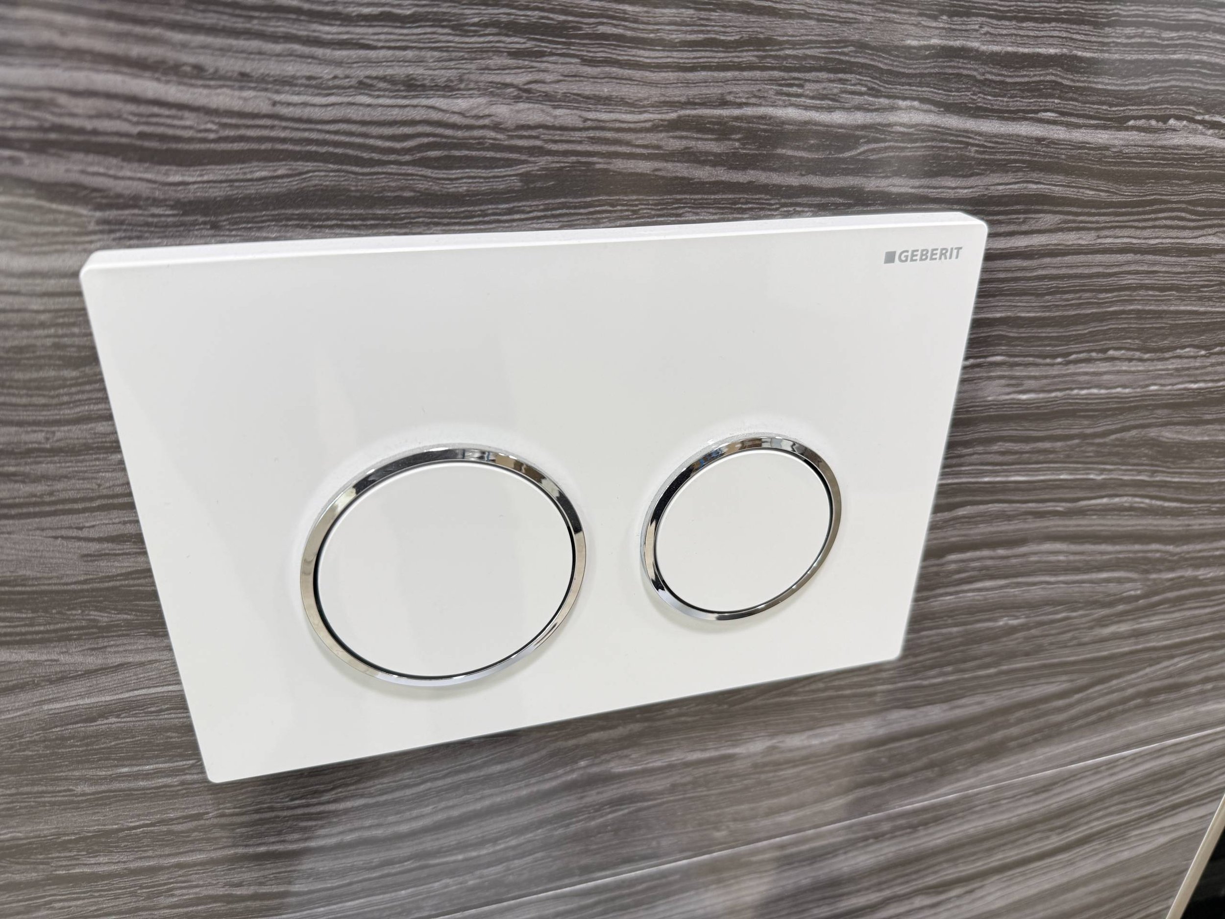 Vitra_Sento_Geberit_Frame_Ex_Display (1).JPG