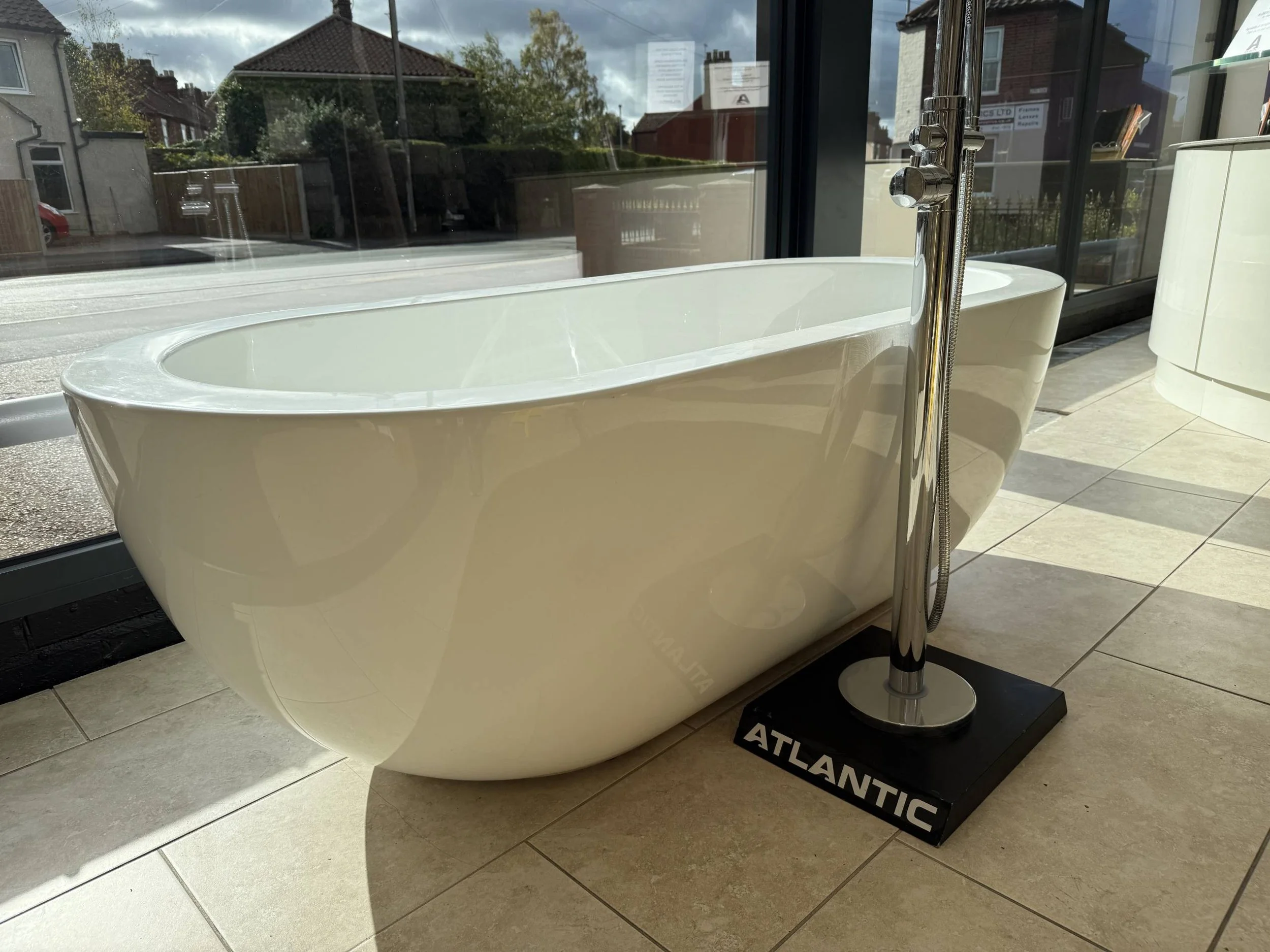 BC_Ovali_Ex-Display_Bath (5).JPG
