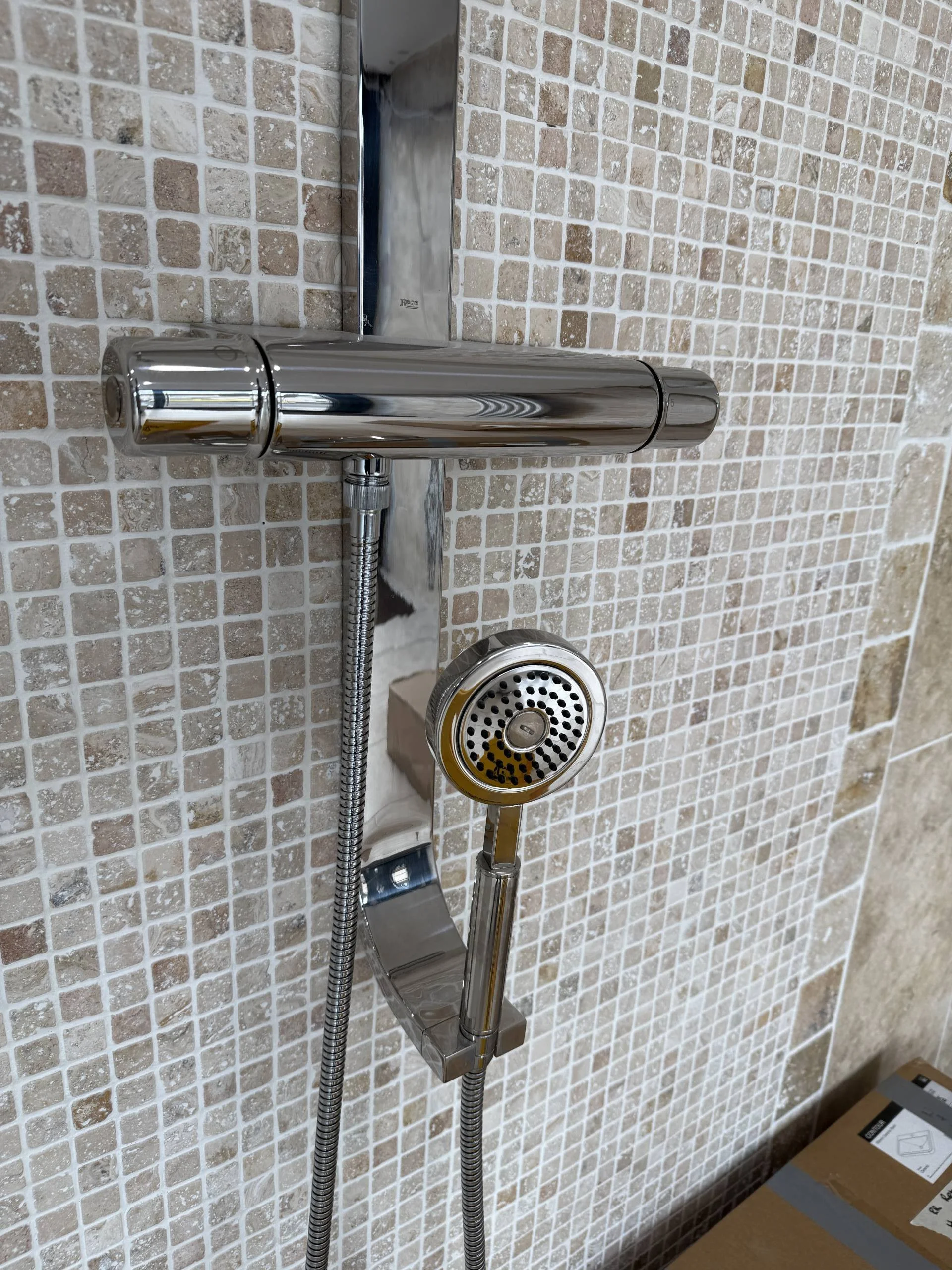 Roca_Atai_T_Shower_Ex_Display (3).JPG