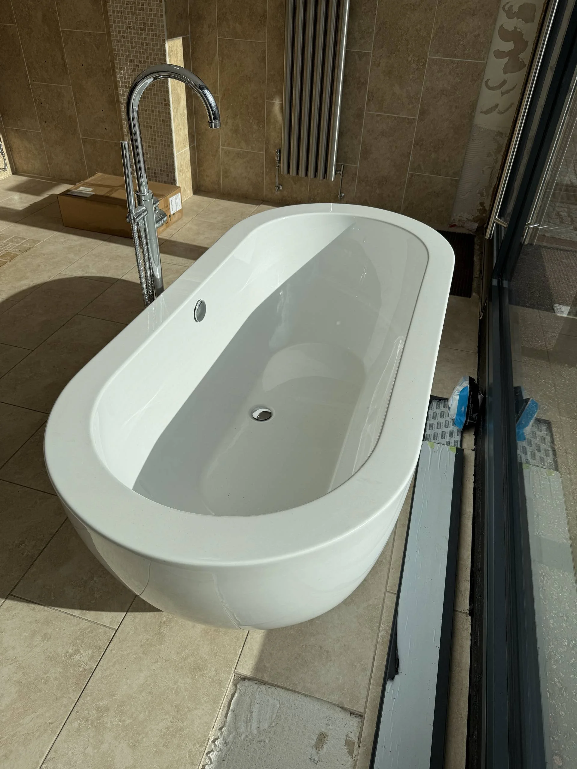 BC_Ovali_Ex-Display_Bath (1).JPG