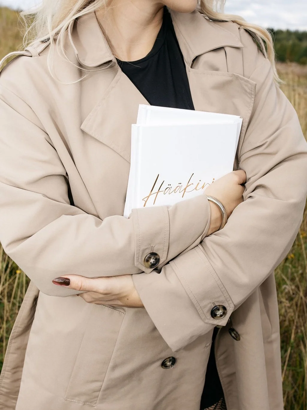 🎉 Hääkirjamme täyttää tänään 2 vuotta! 🪩✨ 
Juhlan kunniaksi saat Hääkirjan hintaan 29,90€ (ovh.34,90€) koodilla ”ONNEA” - vain tämän viikon loppuun asti! 🫶🏼
💍 T&