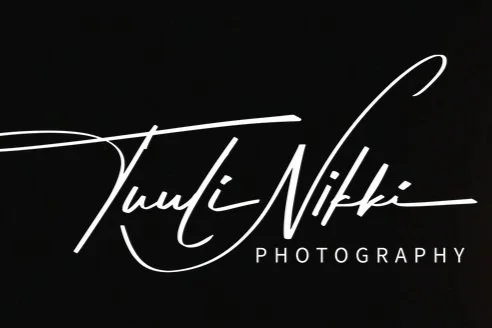 Tuuli Nikki valokuvaaja oulu logo