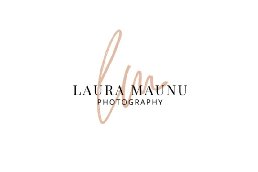 Laura Maunu Photography logo