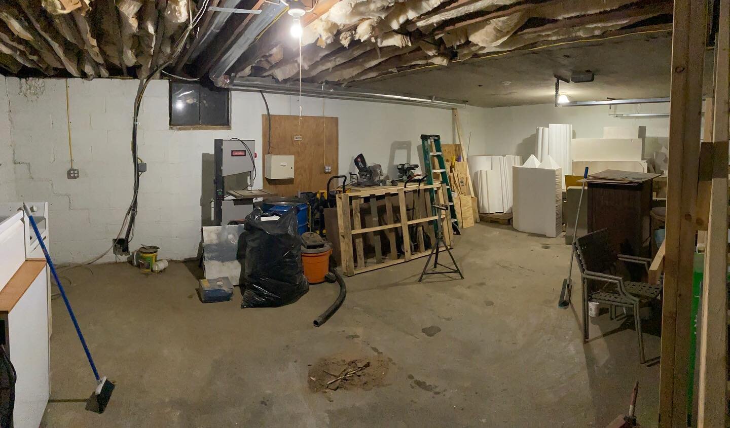 Putting this year behind us. The shop is getting reorganized, and ready for some new projects for 2021!
.
.
#scenicdesign #propmaking #fabrication #hauntedattraction