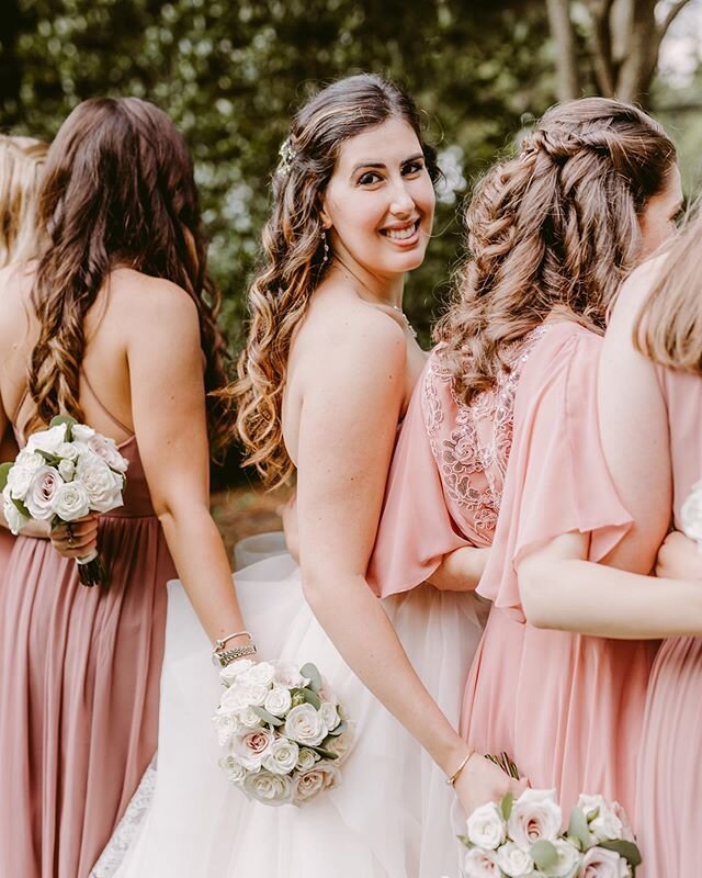 Our gorgeous bride @aninabati was truly radiant at her wedding and photographer @victoriaheerphotography captured every moment flawlessly!