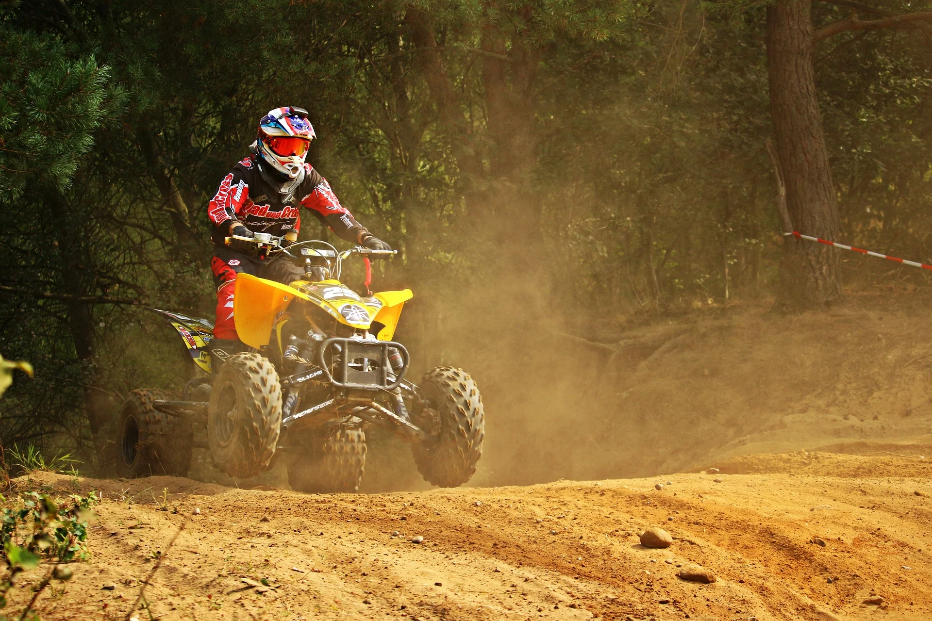 enduro-1684874_1920.jpg