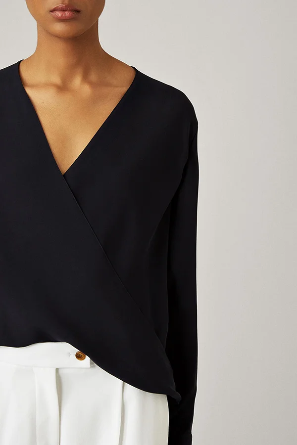 JOSEPH-Neal-Silk-Crepe-Blouse-NAVY-jf0034630370-5.jpg