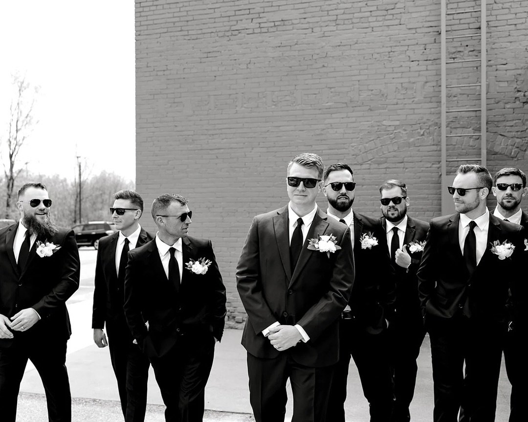 Chic suits, killer shades, and the perfect backdrop. That&rsquo;s how we do weddings. 😎

📸: The Wild Phern Photography