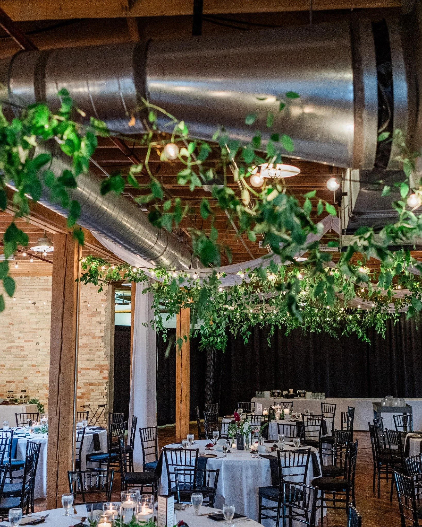 Another beautiful beginning within these walls.🤍
📸 : MSMP Media
Your perfect day starts with the perfect place - book a tour with us today!⬇
www.thegoeicenter.com
#KindelRoomWeddings
#KindelRoomWeddings
#GoeiCenter
#GoeiCenterWeddings
#WeddingV