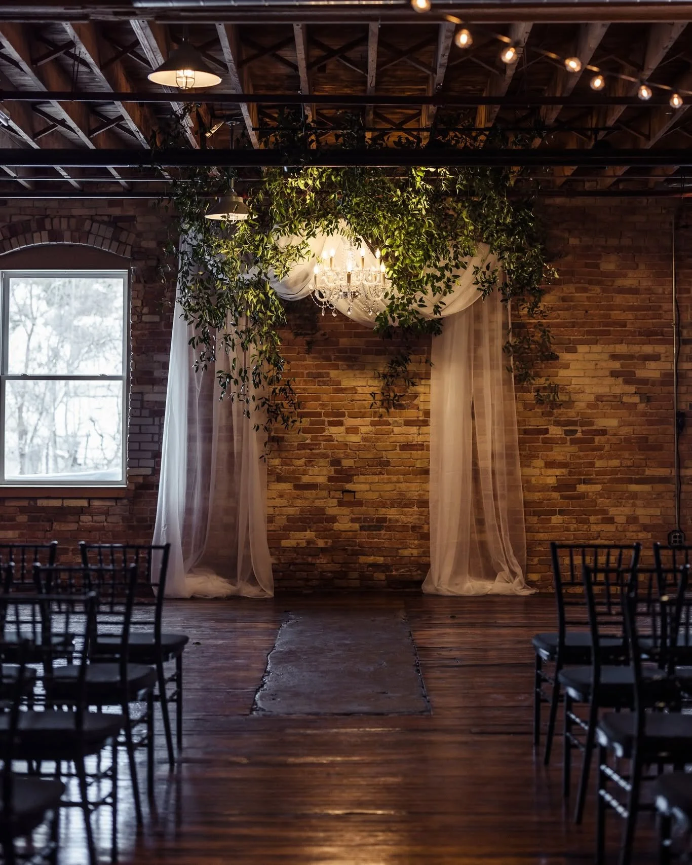 The first stop in forever. 

📍 : The Goei Center

Photography : @arraephoto 
Floral : @easternfloralweddings 

Your perfect day starts with the perfect place - book a tour with us today!

www.thegoeicenter.com/tour

#KindelRoom
#KindelRoomWeddings
#