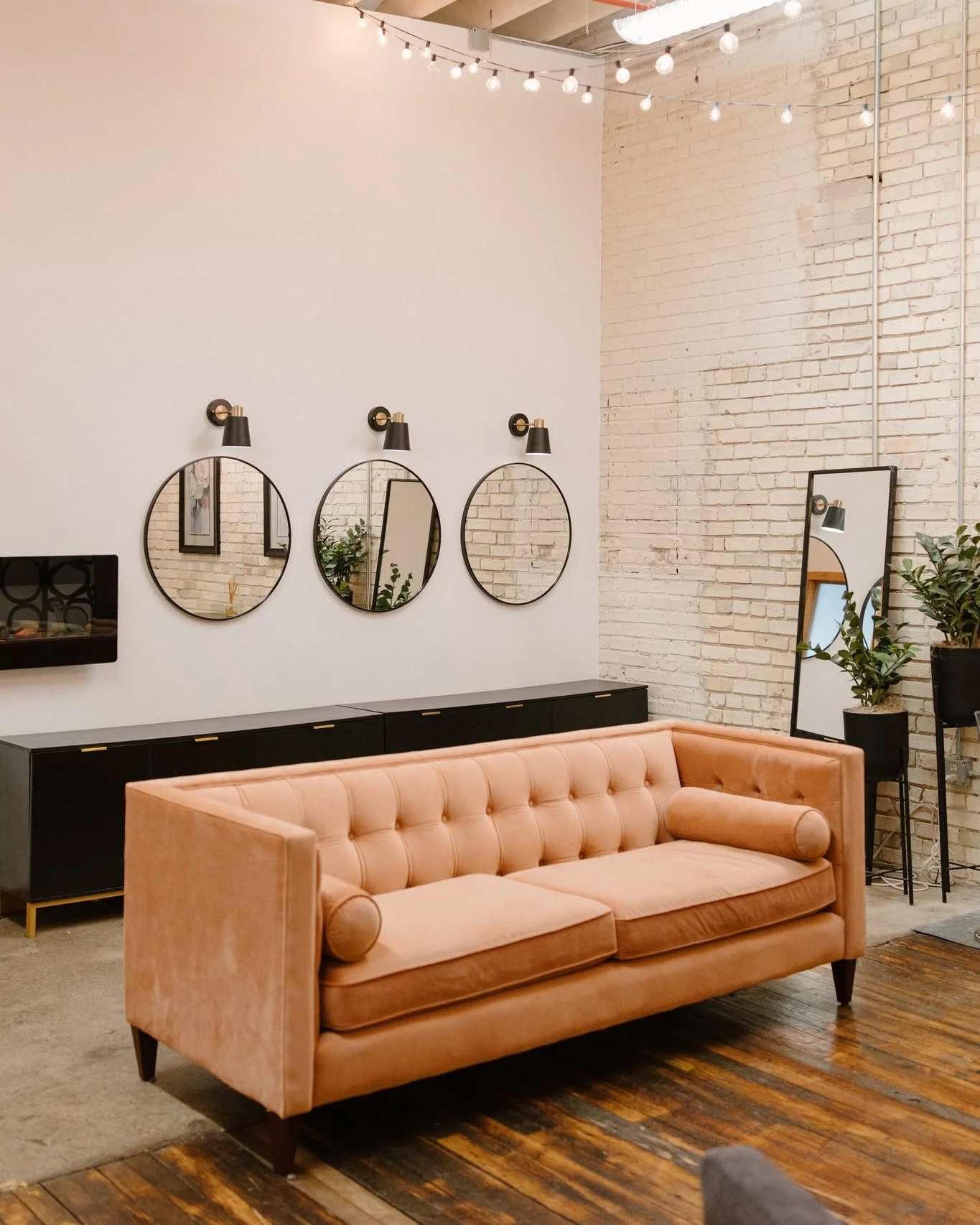 The best days start with great lighting, comfy seating, and your whole crew in one beautiful space. Our bridal suite at The Goei Center was created for more than just getting ready - It&rsquo;s where finishing touches happen, nerves turn into smiles,