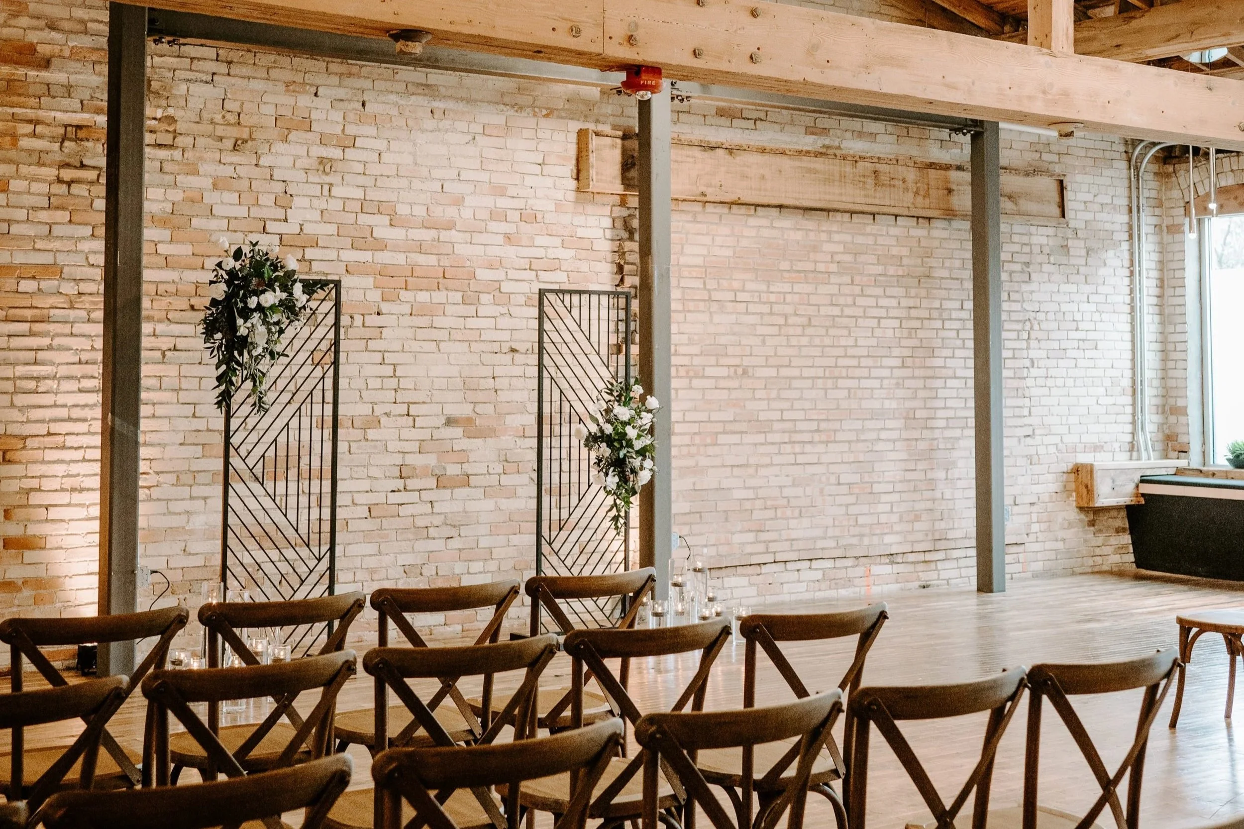 Layout 3: Brick Wall