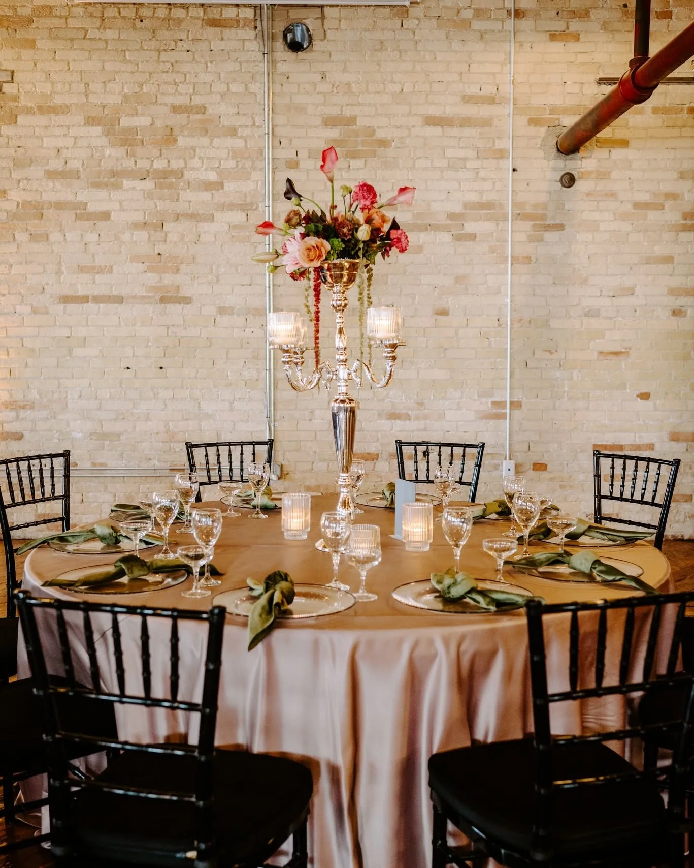 Still not over how perfect our 2026 Wedding Showcase was.

Every detail, every moment&mdash;it all came together so effortlessly. We&rsquo;re still dreaming about it. 💌

Photography: @livlyszykphotography 
Floral: @easternfloralweddings 

#GoeiCente